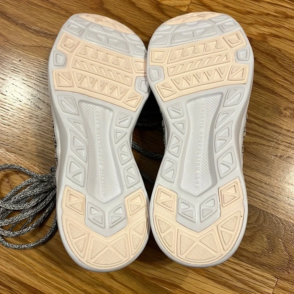 NEW APL TechLoom Wave Sneakers Size 8